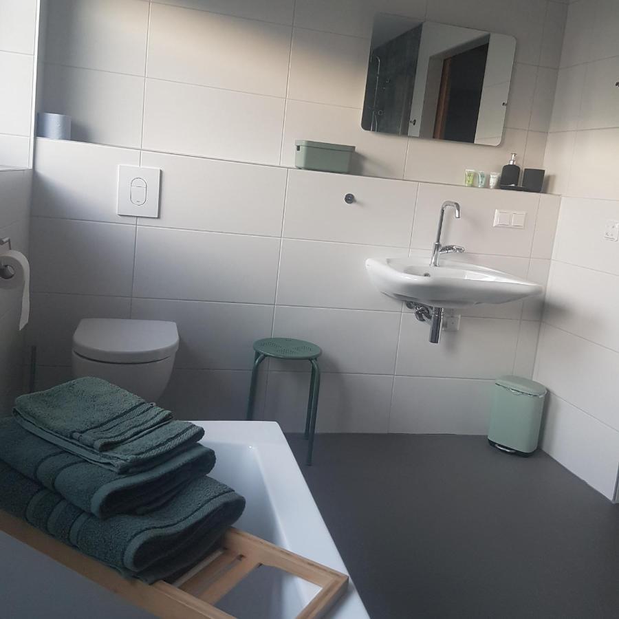 Bed Bij Boertje Hotell Pijnacker Exteriör bild