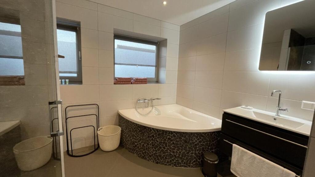 Bed Bij Boertje Hotell Pijnacker Exteriör bild